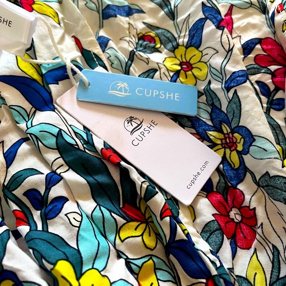 ☀️👙CUPSHE BEAUTIFUL FLORAL KIMONO BEACH/POOL COVER UP. NWT. BREATHABLE FABRIC☀️ - Picture 10 of 11